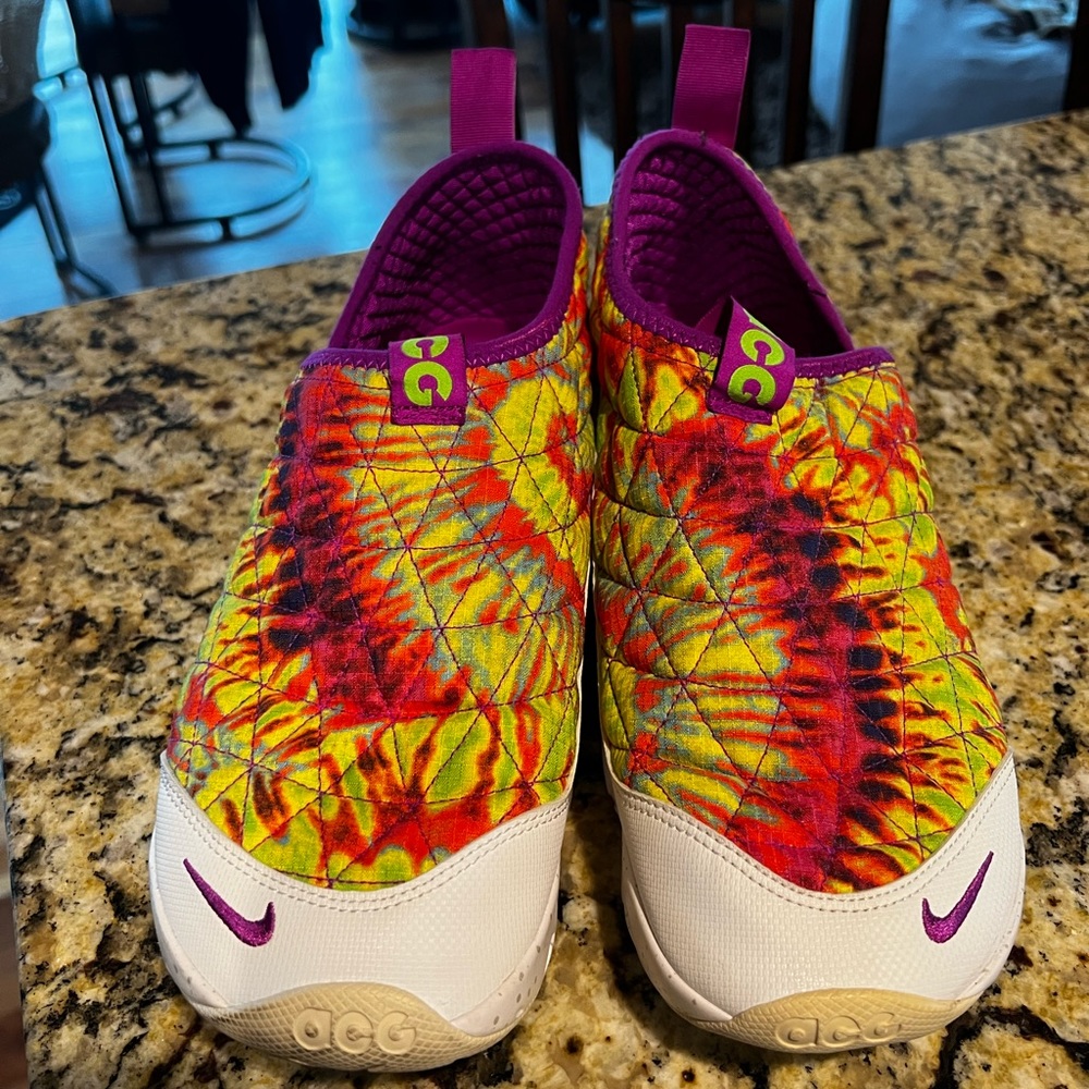 Great condition Nike ACG slip on shoes. Very comfortable good quality, worn once